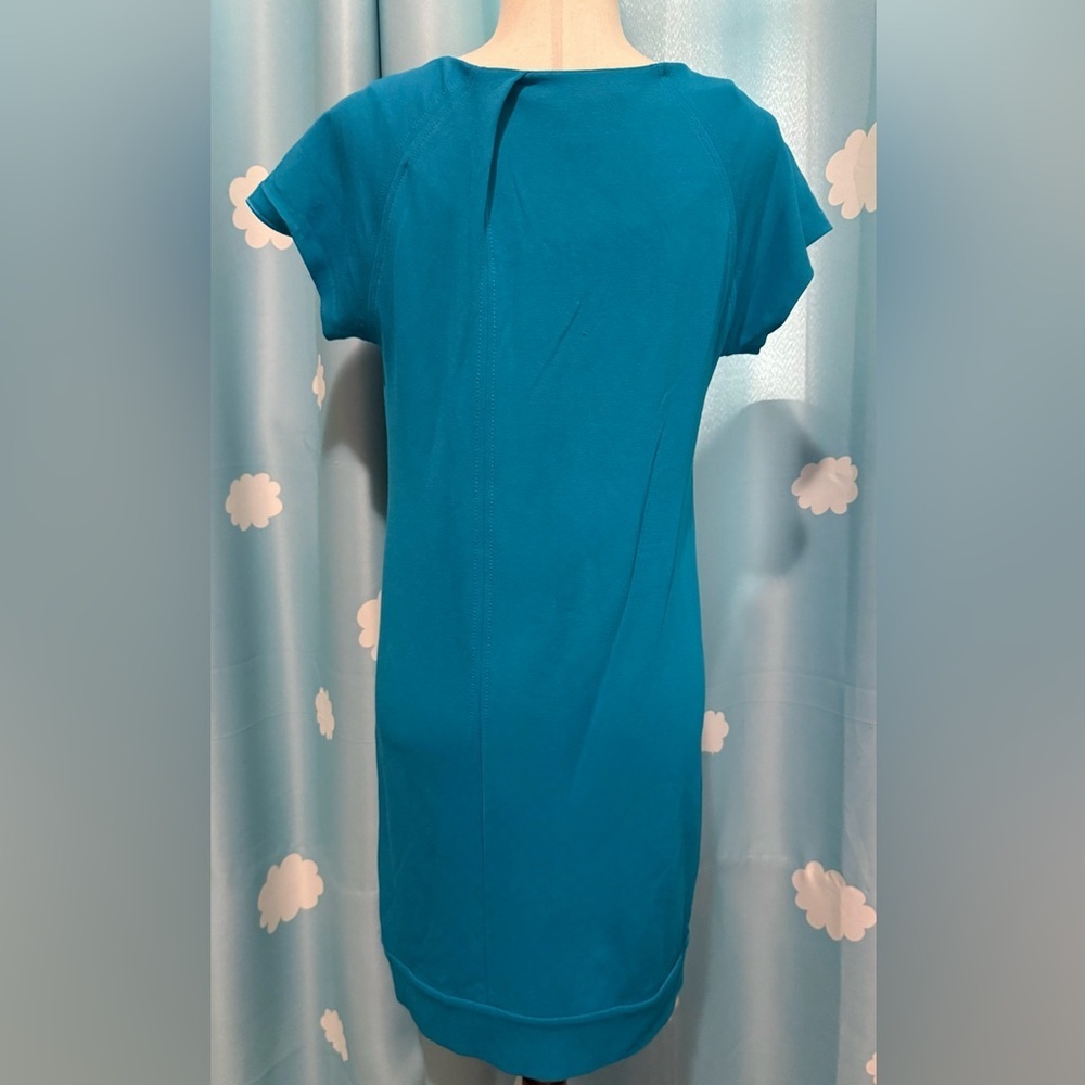 Diane Von Furstenburg knit shift dress. 4 - Picture 4 of 5